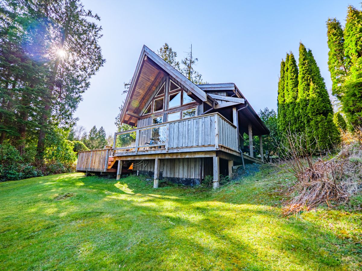 Ucluelet Cabins